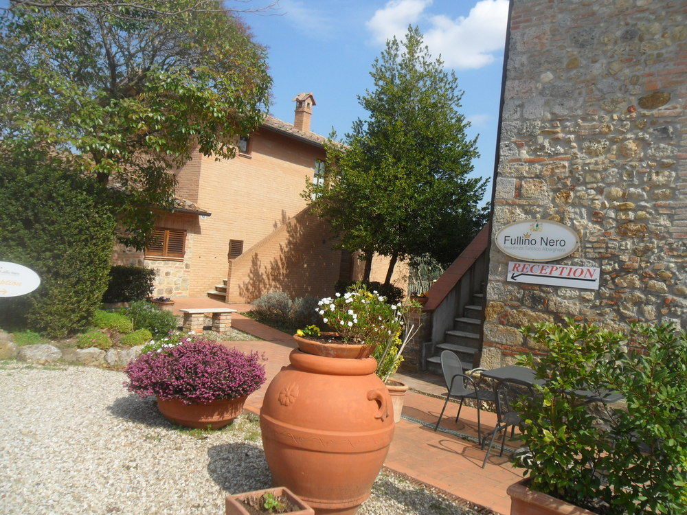 Fullino Nero Rta - Residenza Turistico Alberghiera Siena Exteriér fotografie